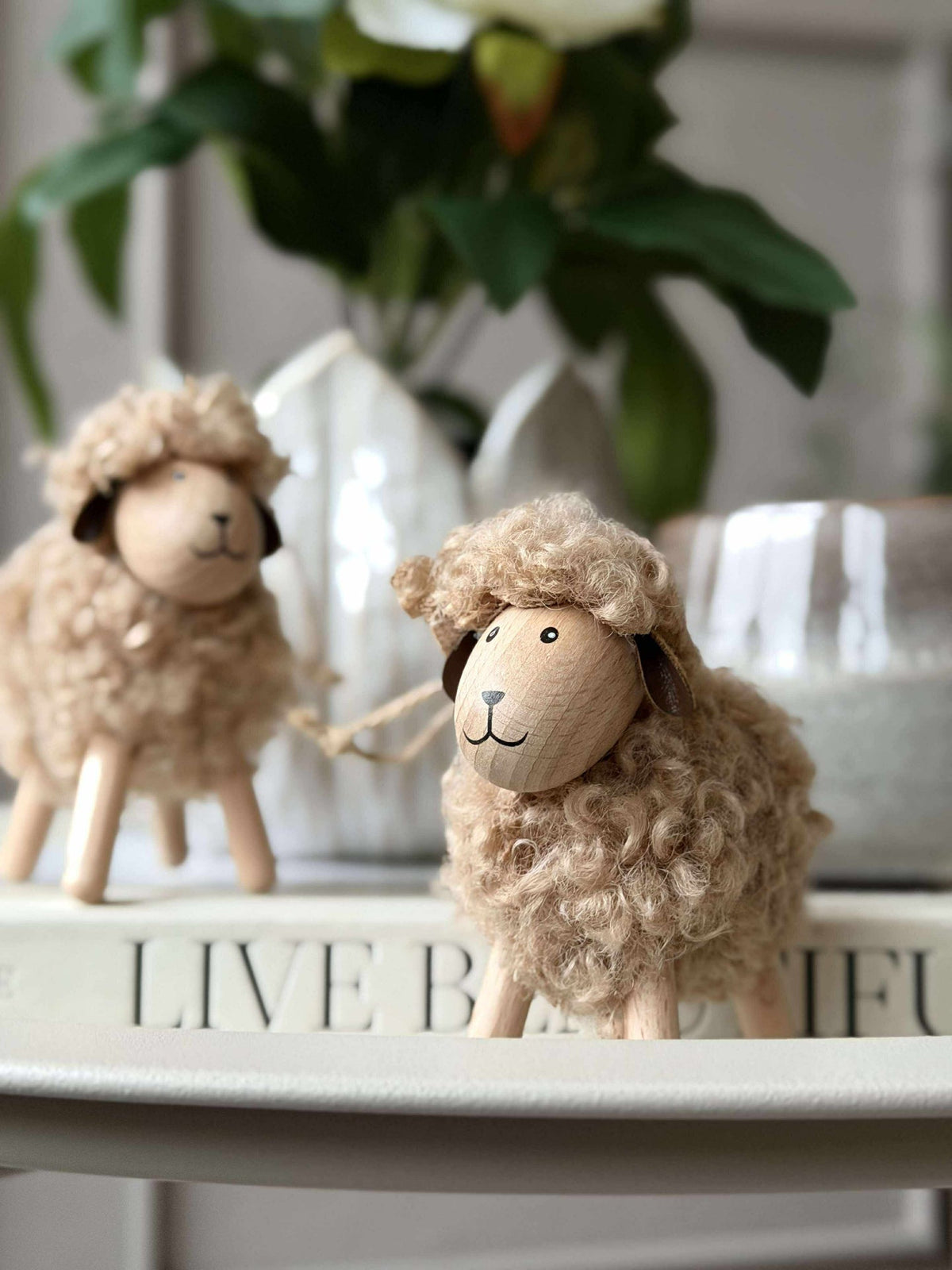 Mouton Fluffy Hêtre/Naturel 8 cm