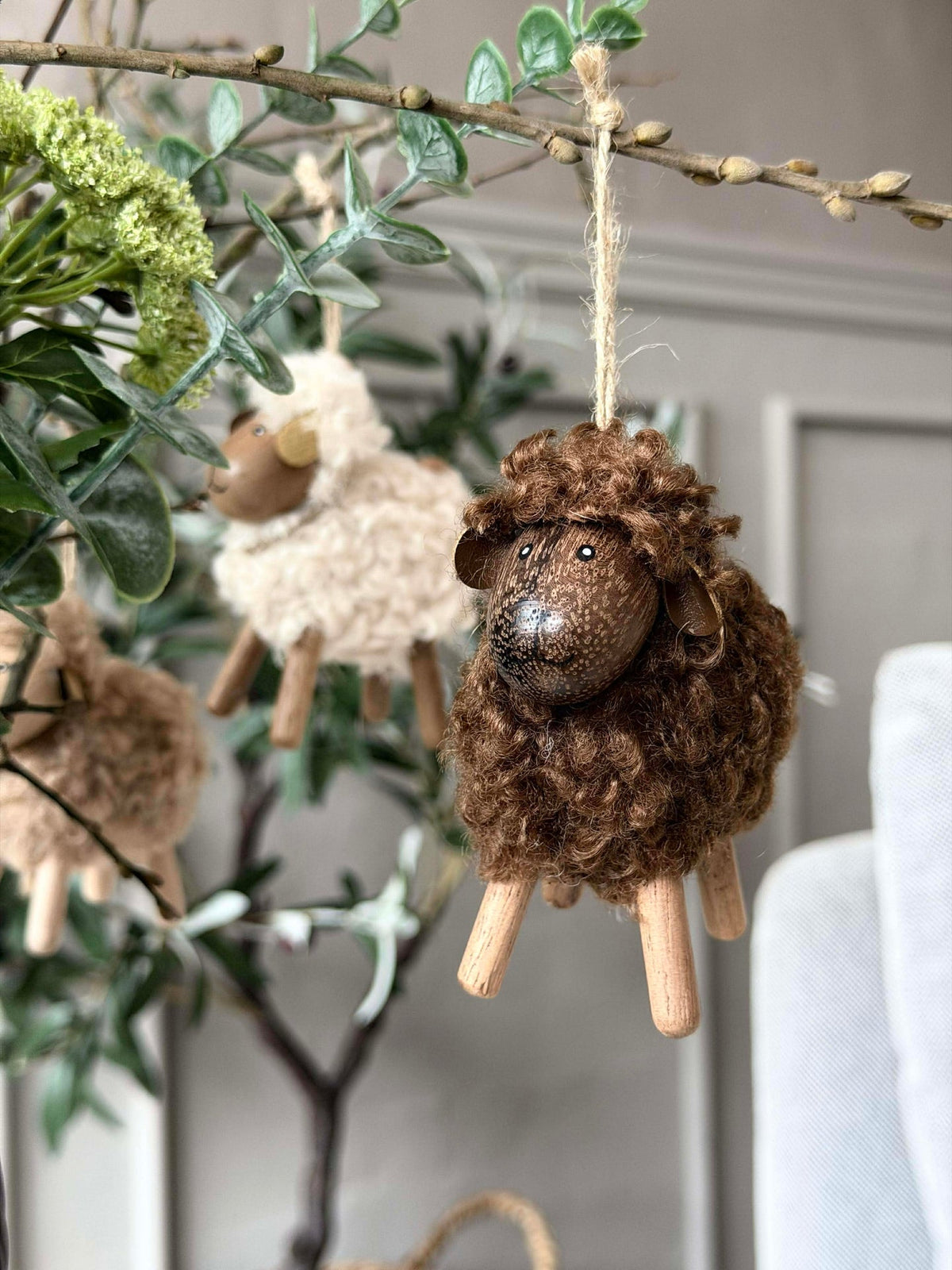 Mouton Fluffy Amber/Brun 8cm