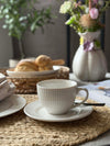 Tasse et soucoupe - Porcelaine côtelée