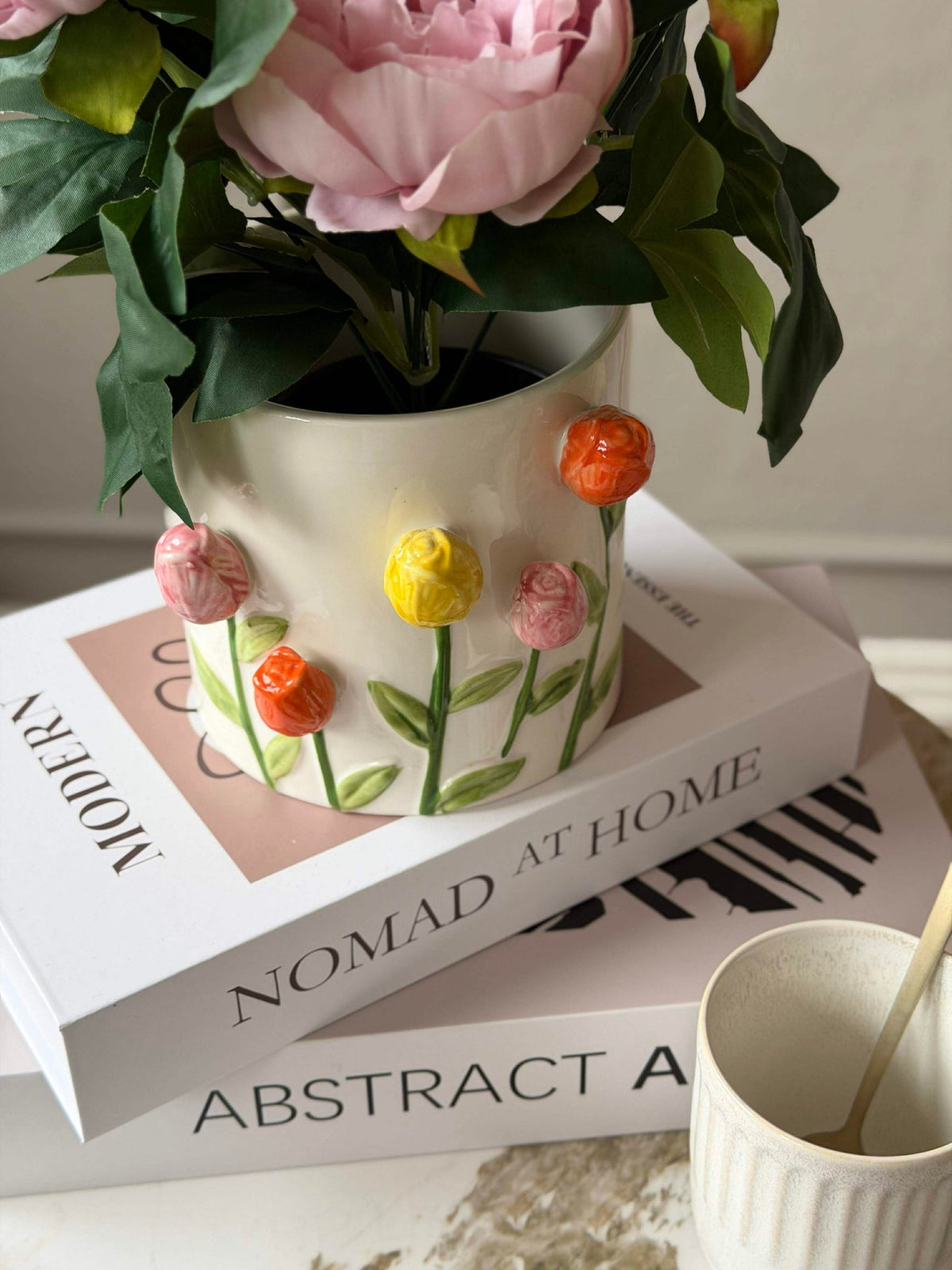 Cache-pot avec tulipes - plusieurs tailles