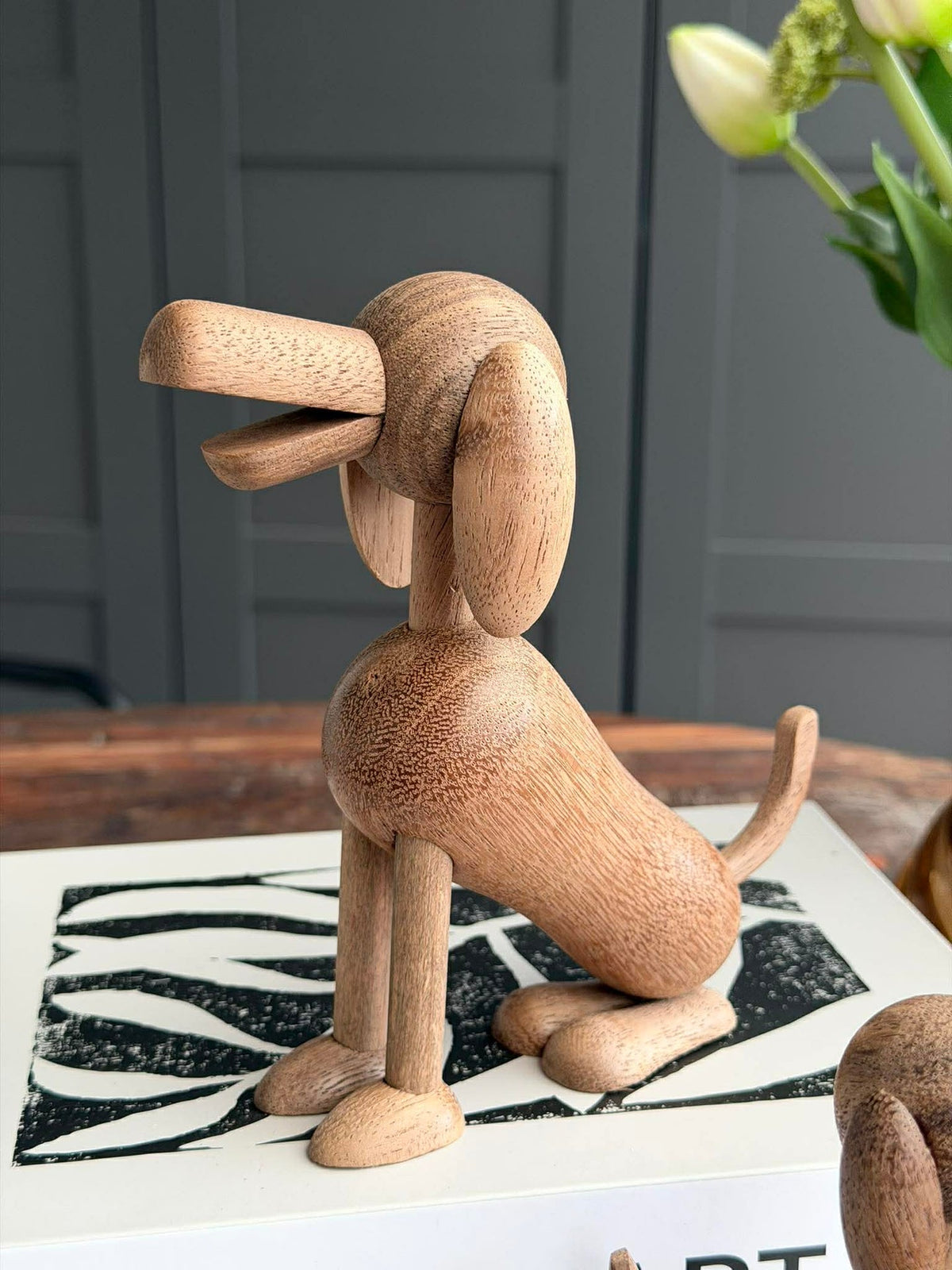 Chien assis Ambre/Brun - Plusieurs tailles