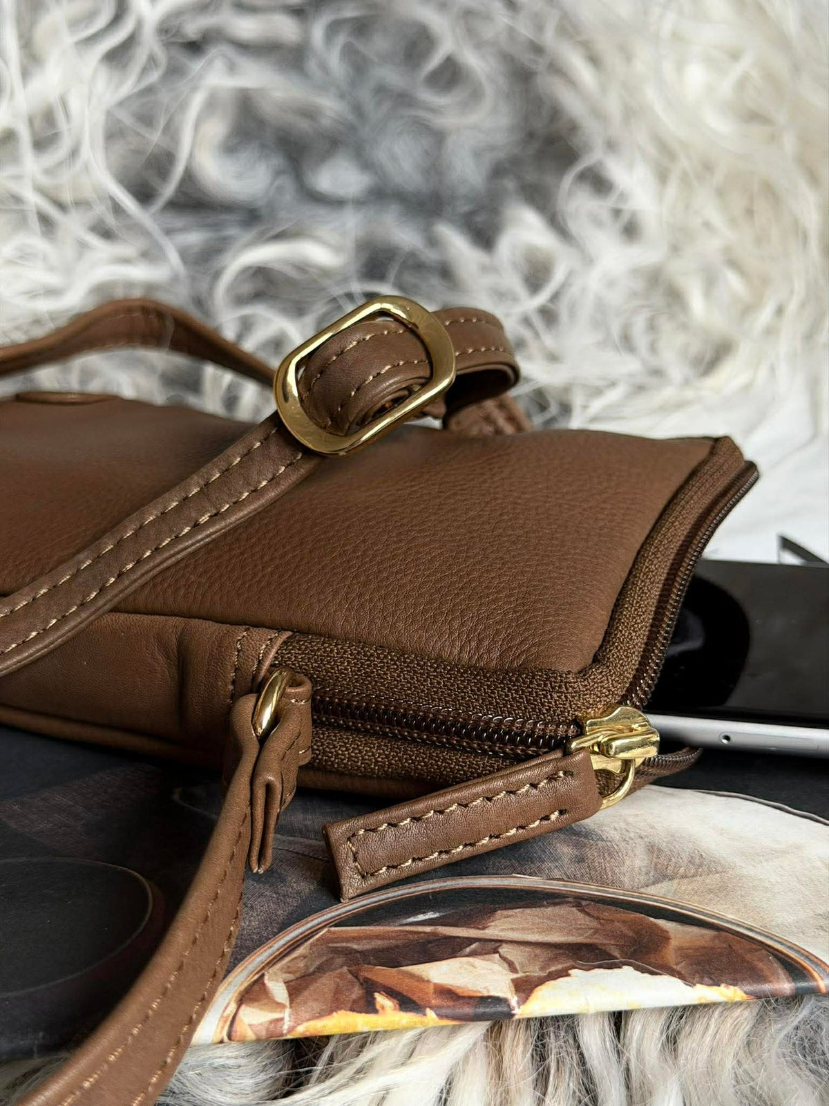 Sac pour téléphone Misse - Coffee / gold