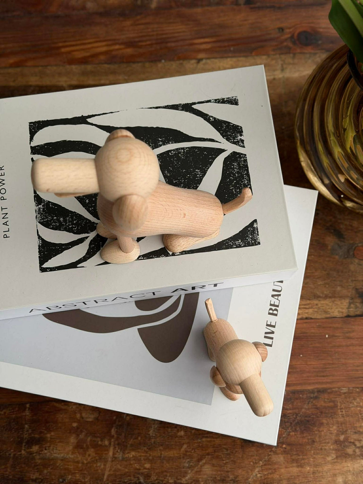Chien assis Wood - Plusieurs tailles