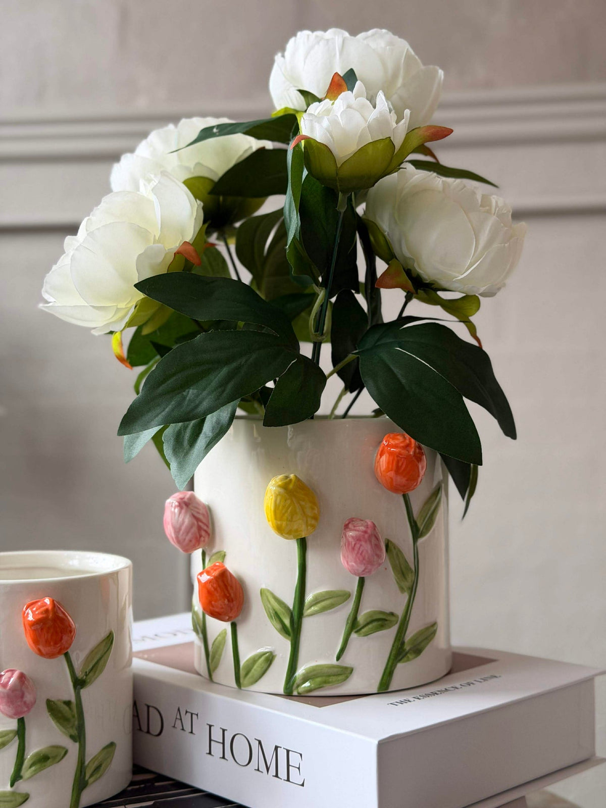 Cache-pot avec tulipes - plusieurs tailles