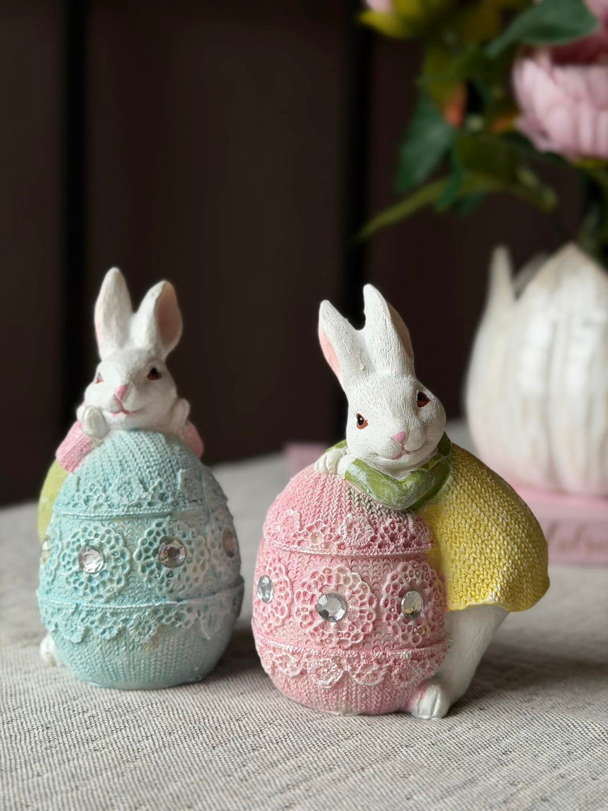 Lapin de Pâques avec œuf - MIX