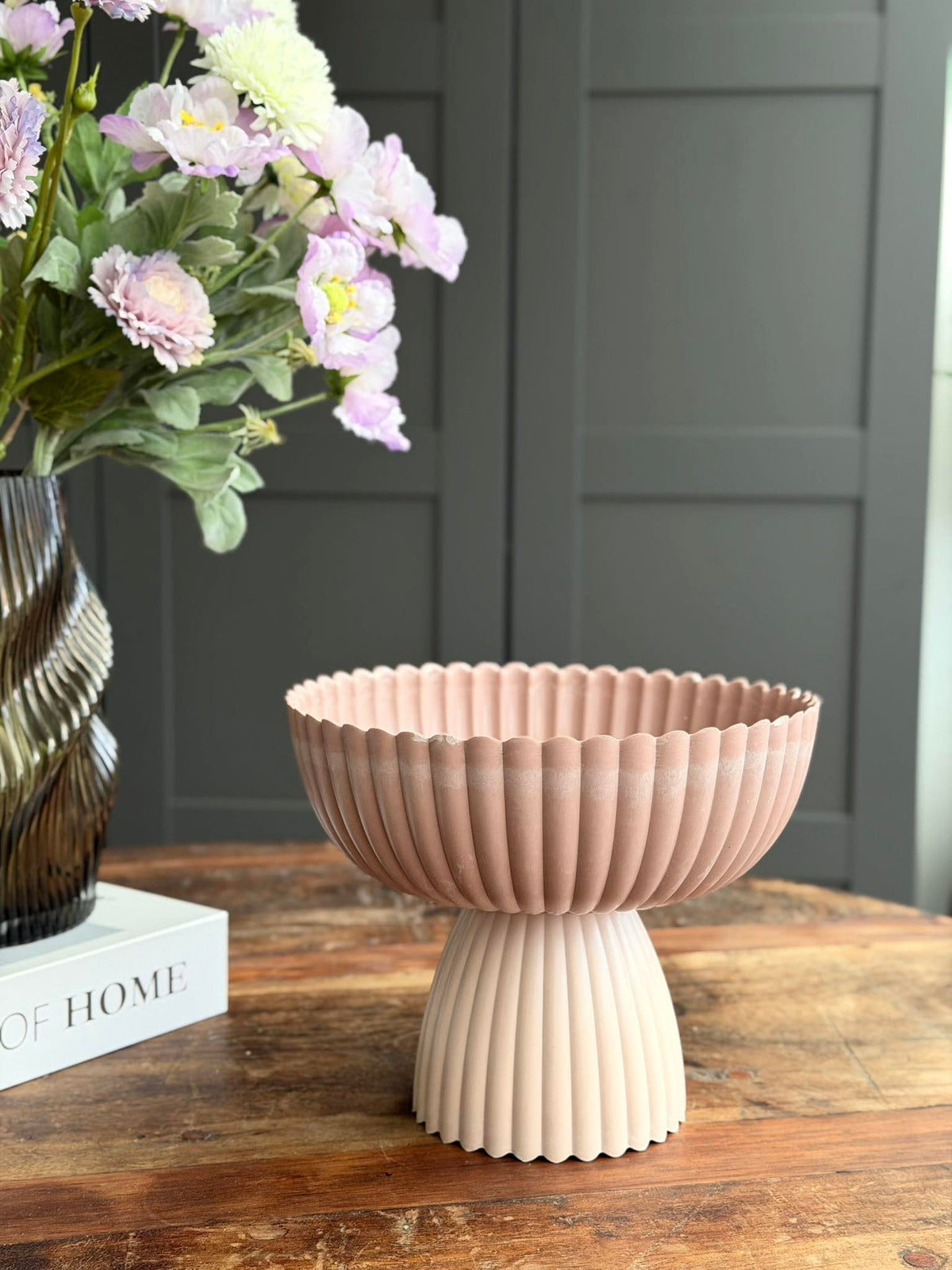 Présentoir DIY au look béton - Rose