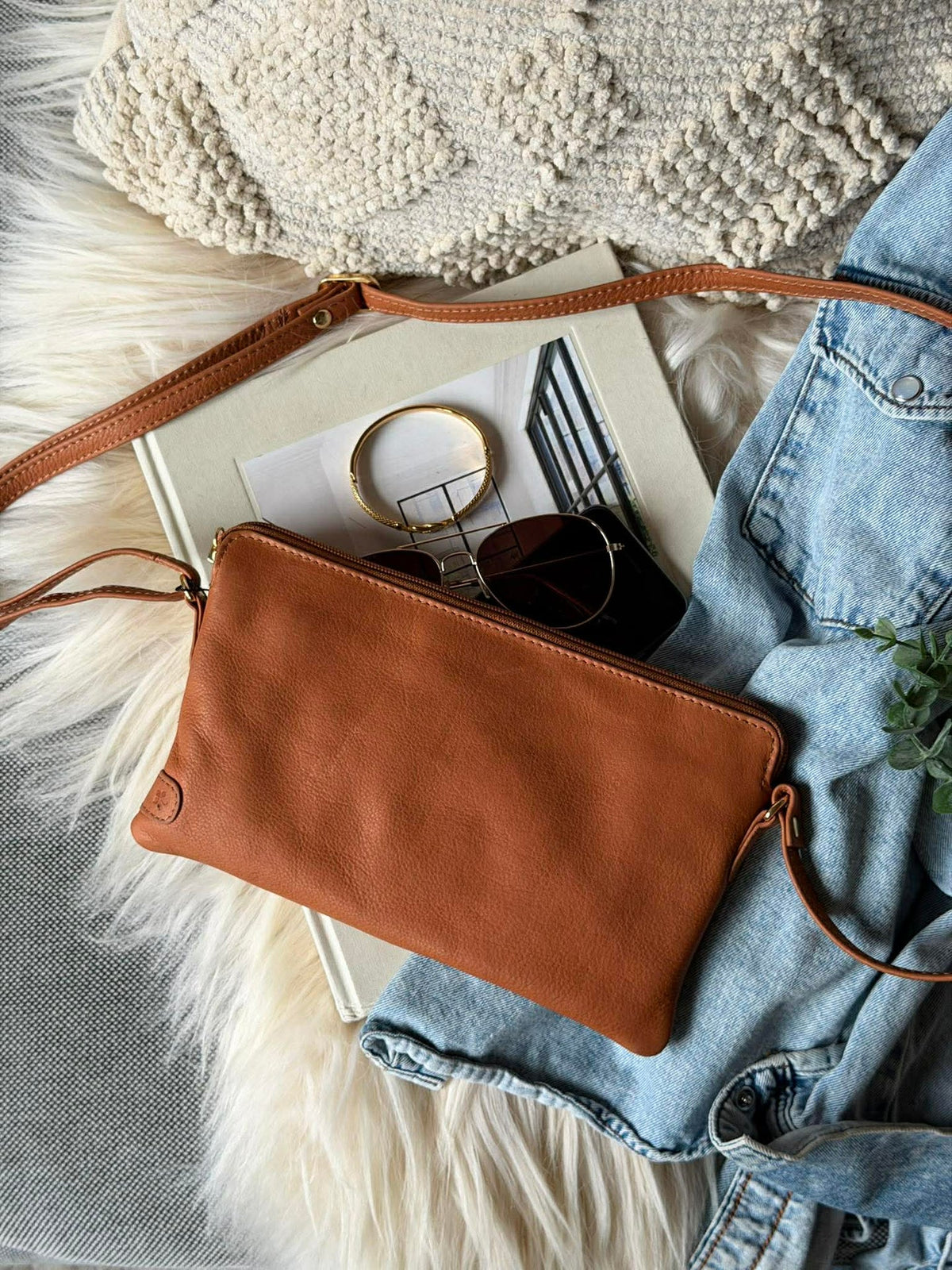 La pochette Misse - Cognac / Gold