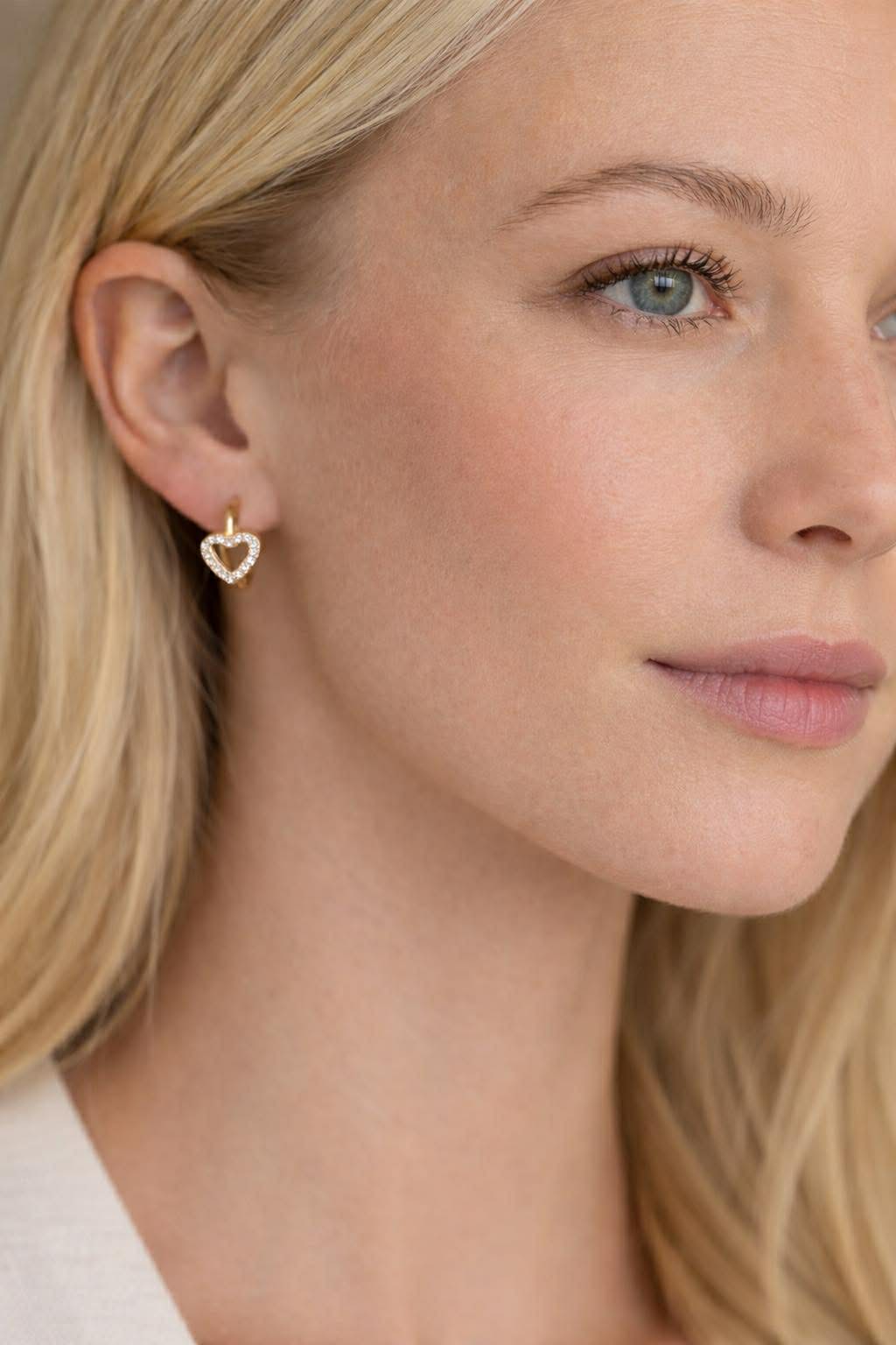 Boucles d’oreilles VIELLA - plaquées or et ornées de zircones