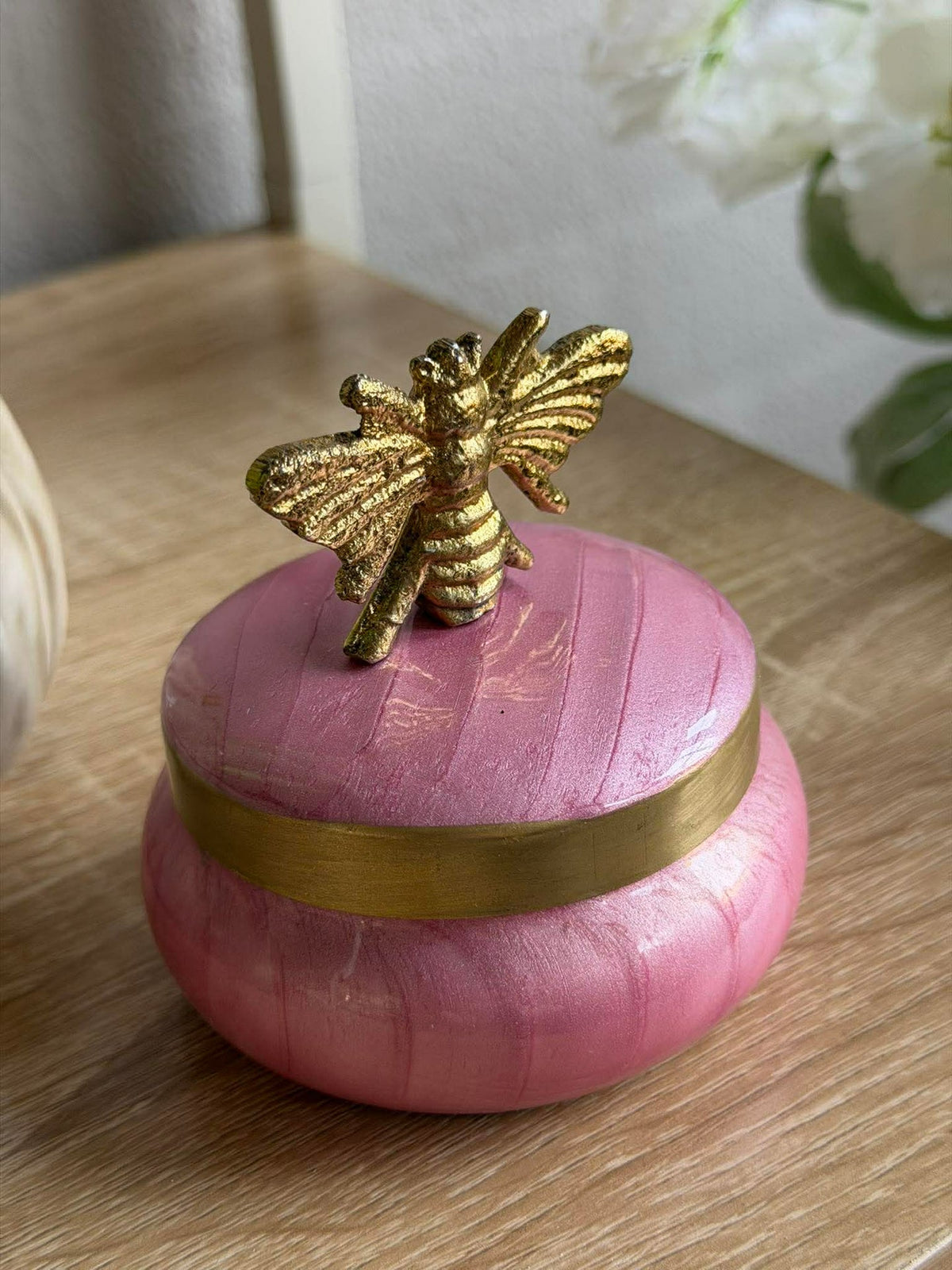 Boîte avec couvercle – Rose avec abeille