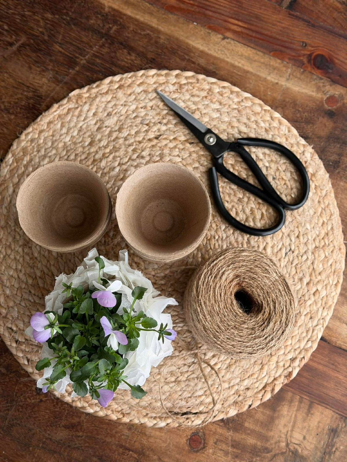 Ciseaux avec ficelle de jute