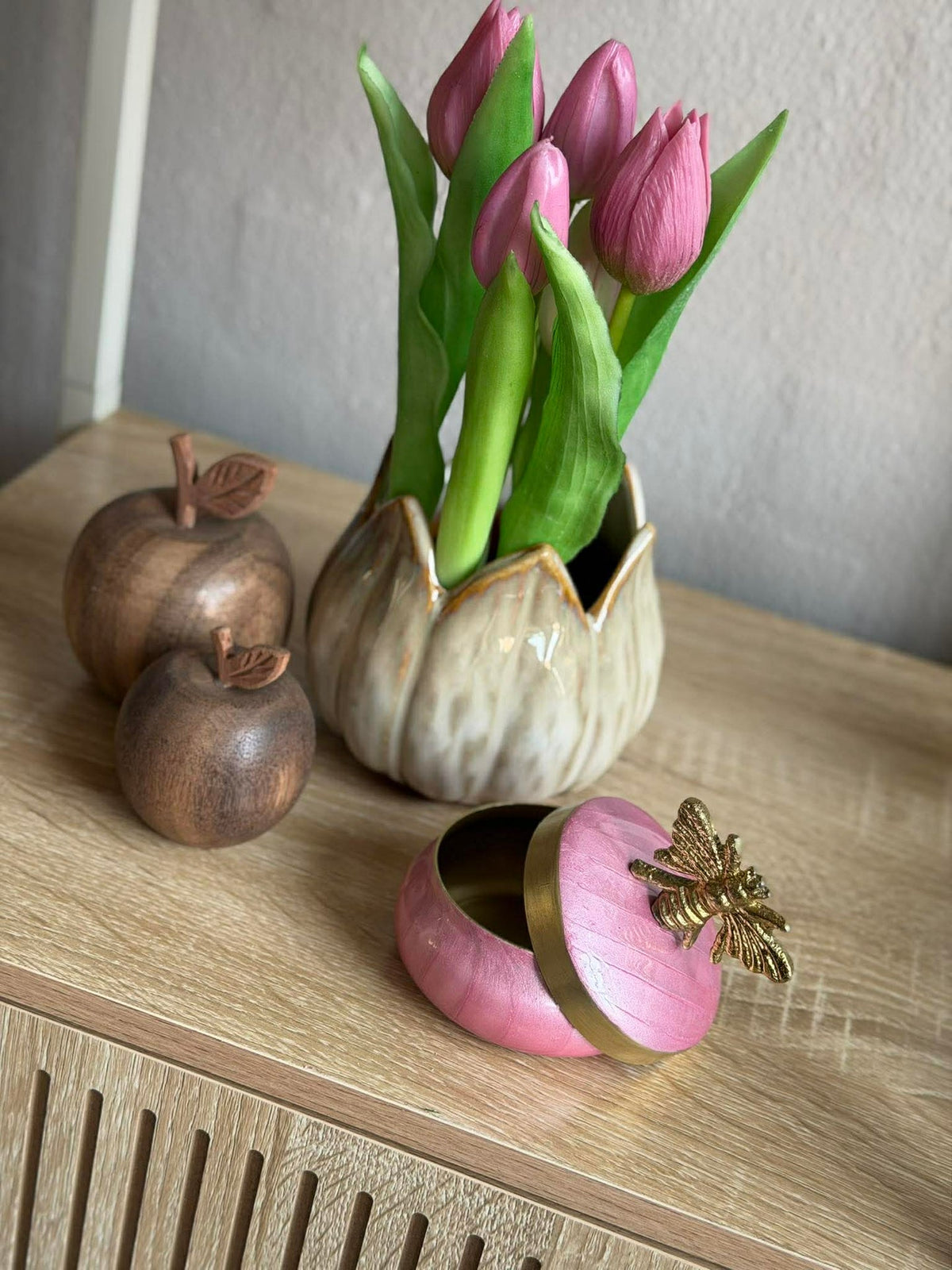Boîte avec couvercle – Rose avec abeille