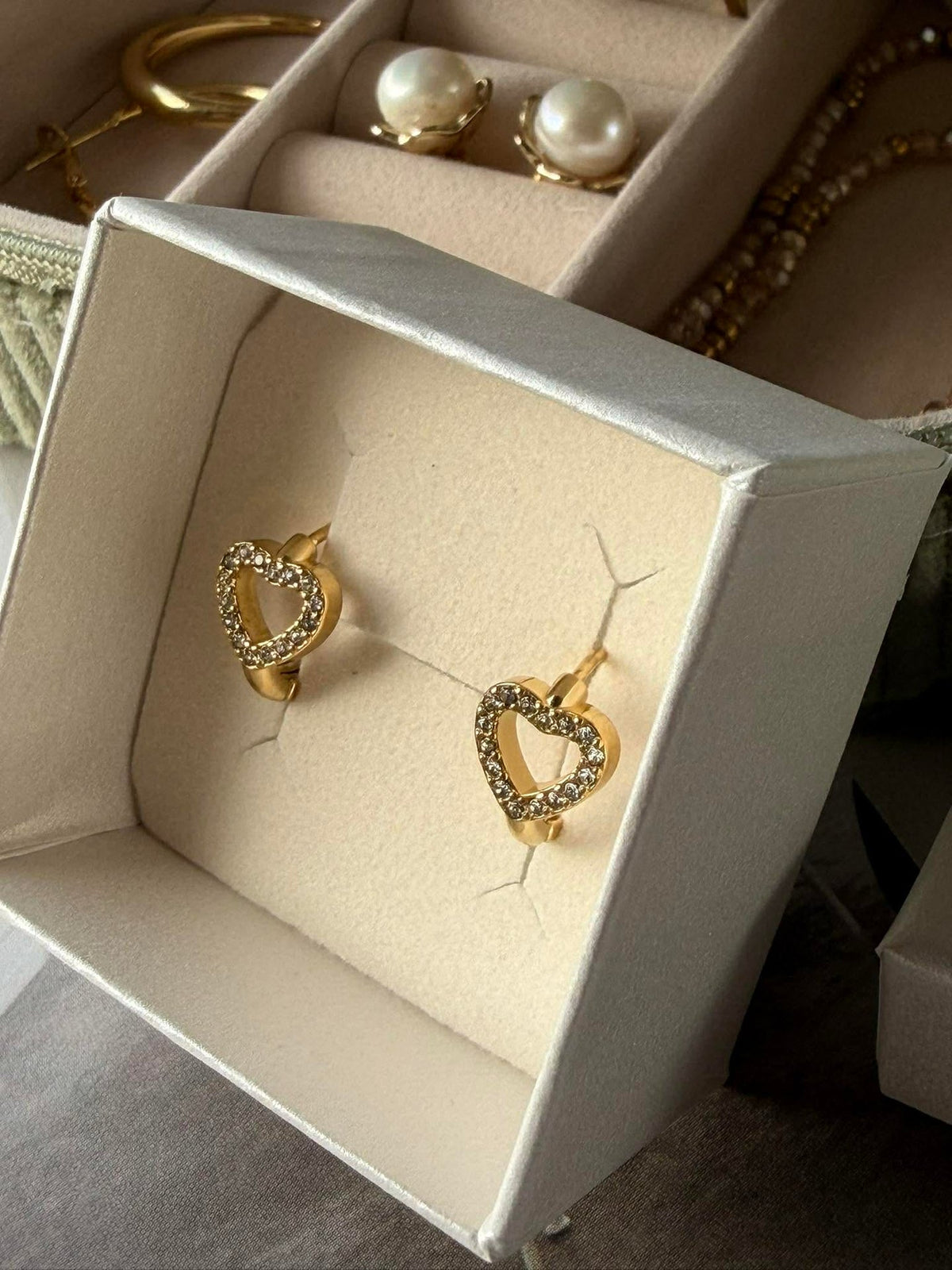 Boucles d’oreilles VIELLA - plaquées or et ornées de zircones