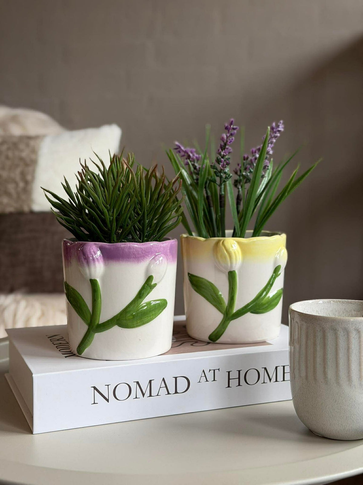 Cache-pot avec tulipe - Plusieurs couleurs
