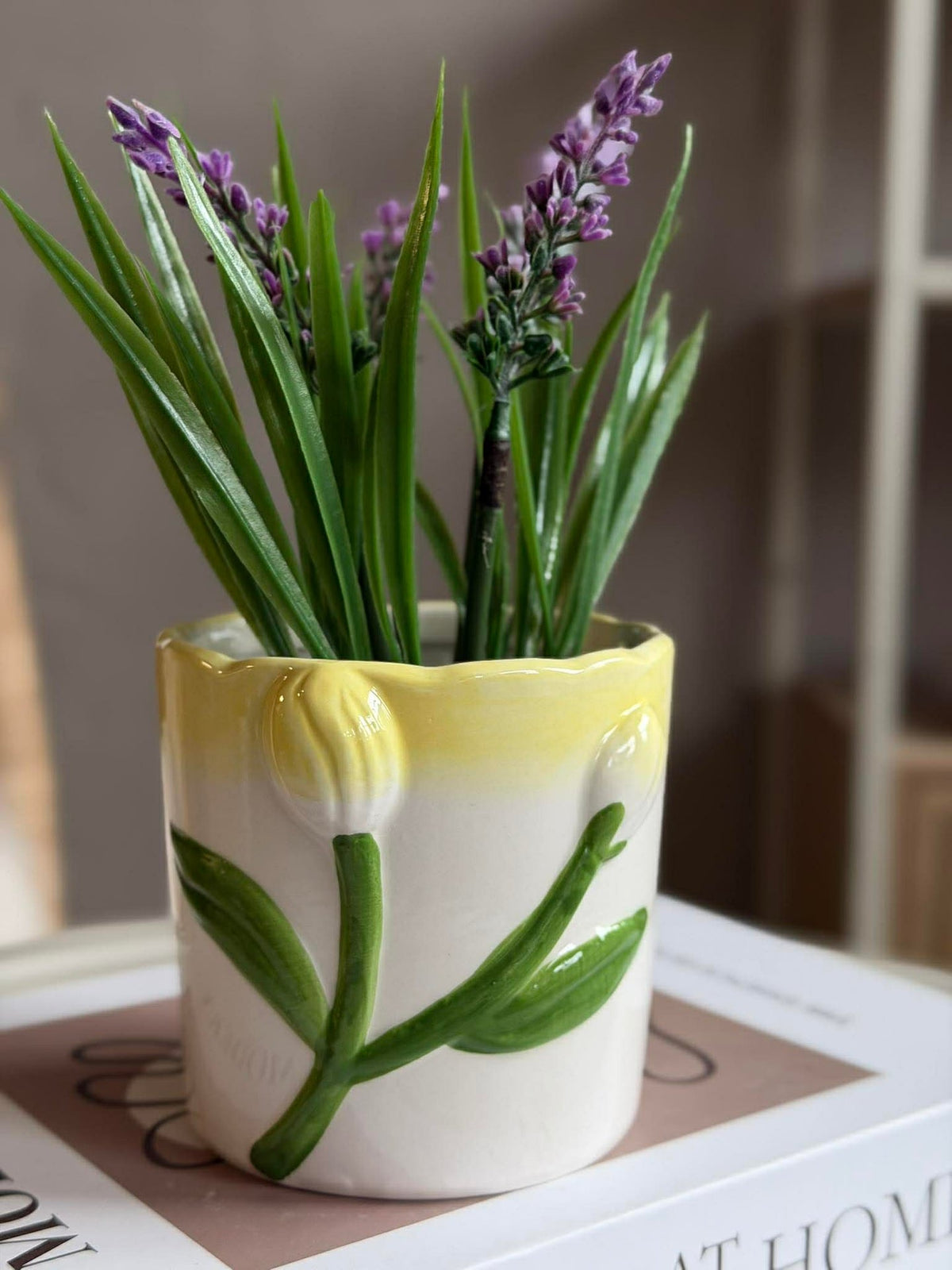 Cache-pot avec tulipe - Plusieurs couleurs