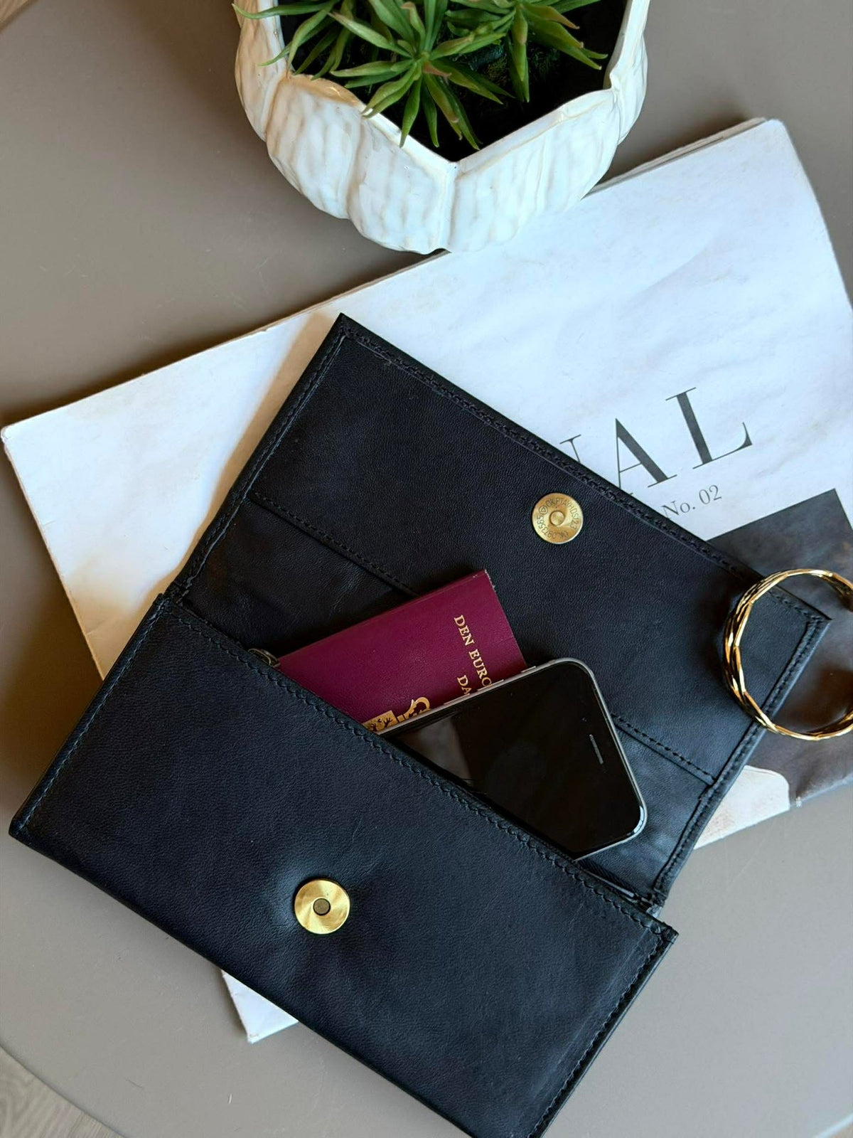 Pochette à clous - LIMA large black