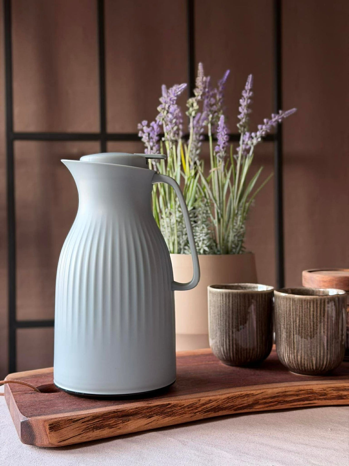 Carafe isotherme à rainures - Plusieurs couleurs