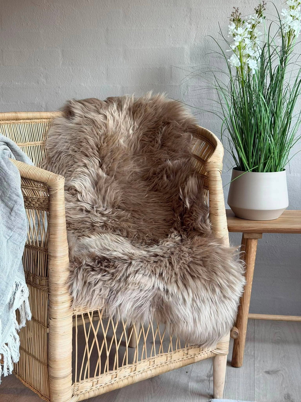 Cuir de mouton taupe - 85x55cm