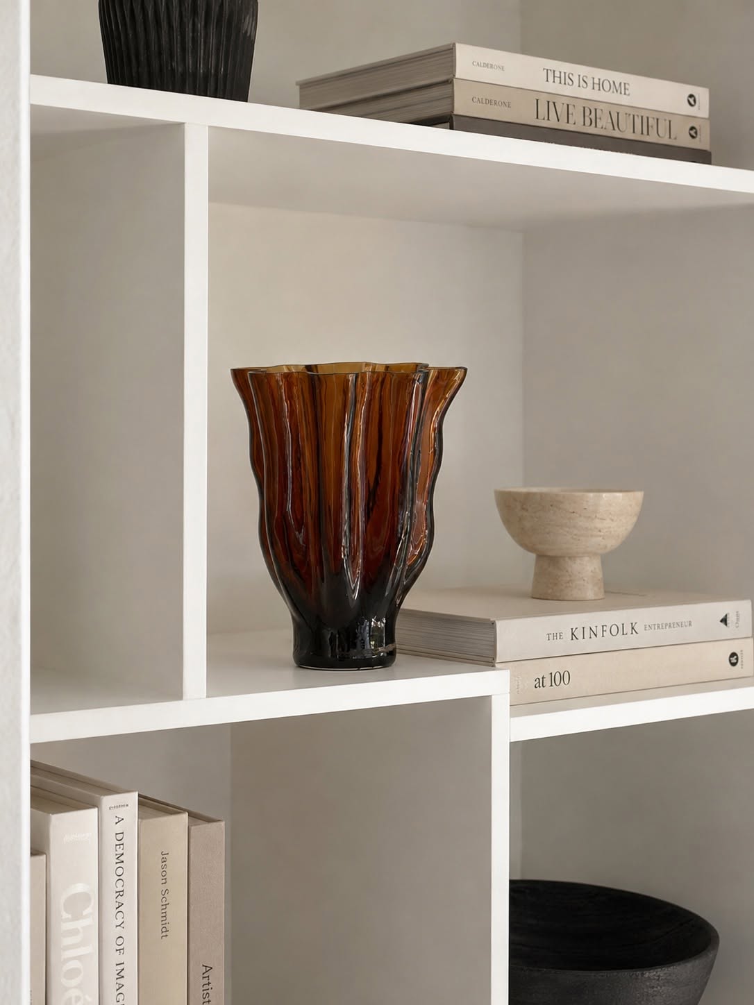 Vase en verre brun