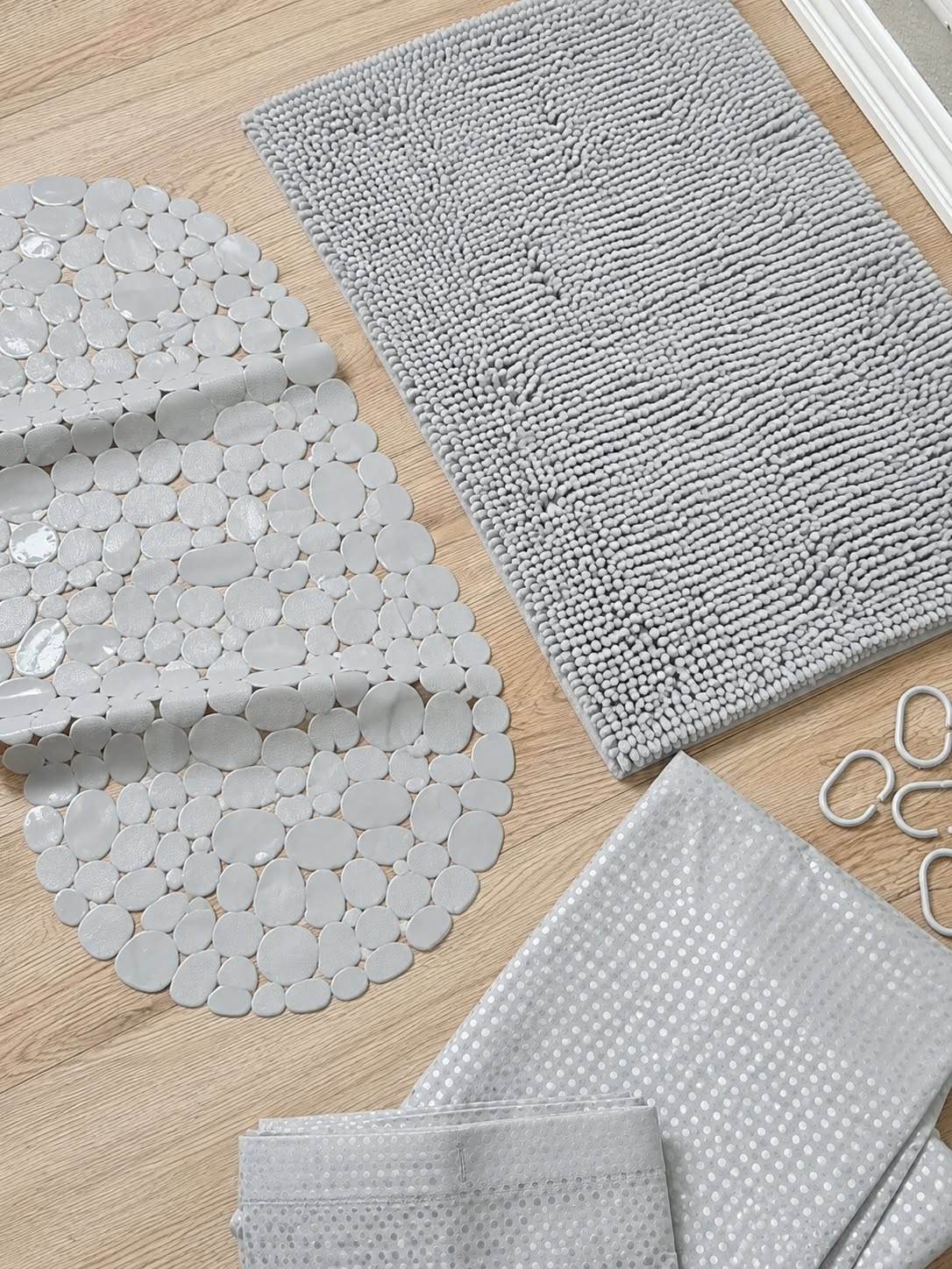 Ensemble de salle de bain : rideau de douche & tapis de bain / Gris clair