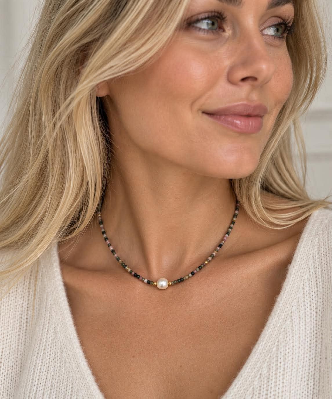 Collier Aya – Pierres naturelles et perle d’eau douce