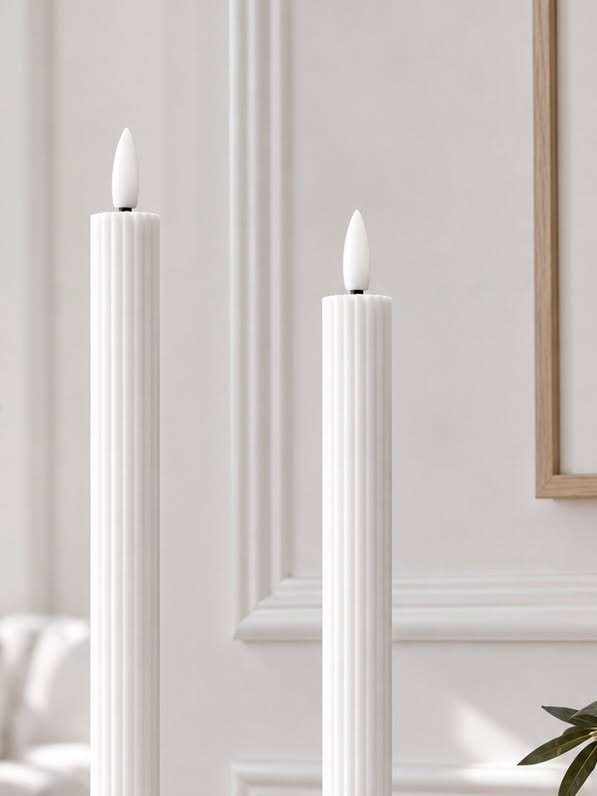 Bougies LED pilier à rainures et télécommande - Blanc