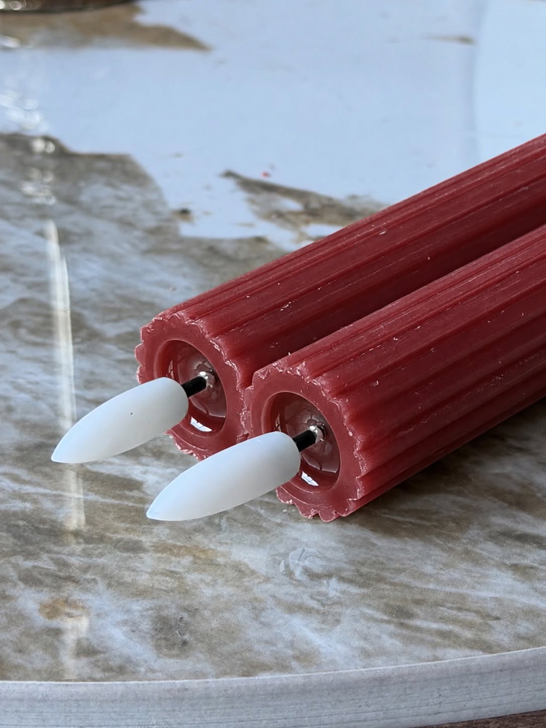 Bougies LED piliers à rainures et télécommande - Rouge