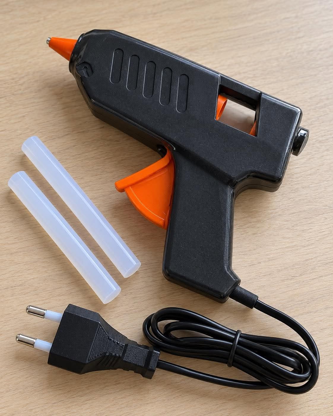 Pistolet à colle BIG avec 2 bâtons de colle