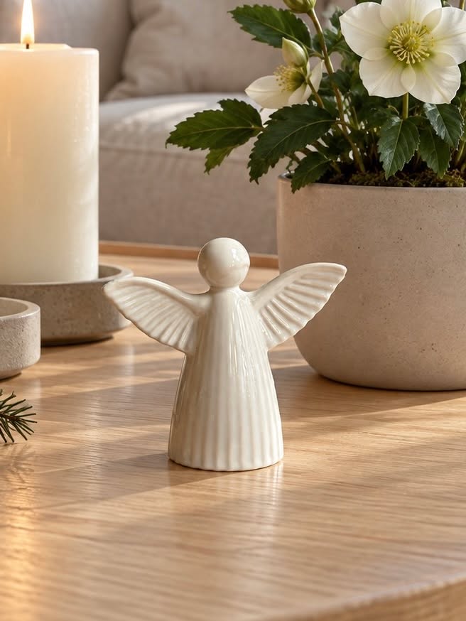 Ange en céramique – Figurine blanche