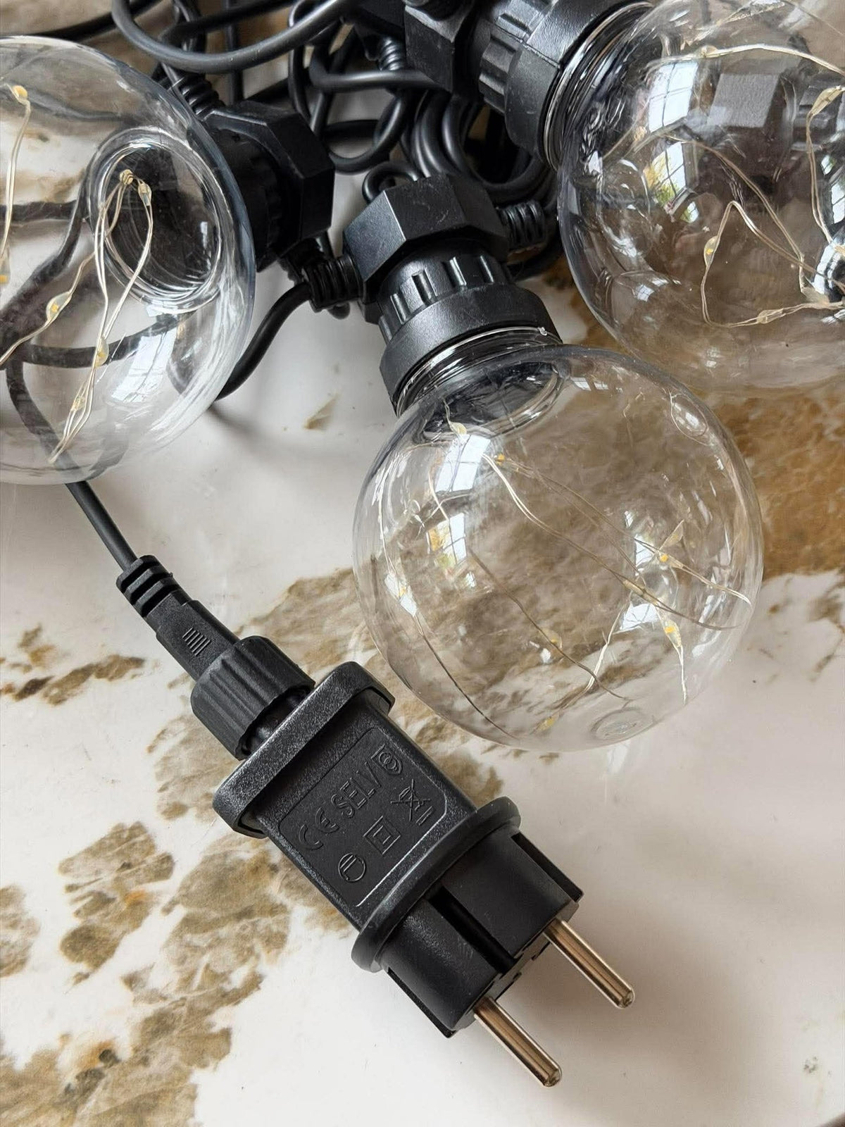 Guirlande lumineuse LED avec 10 ampoules et un total de 100 micro LED blanc chaud