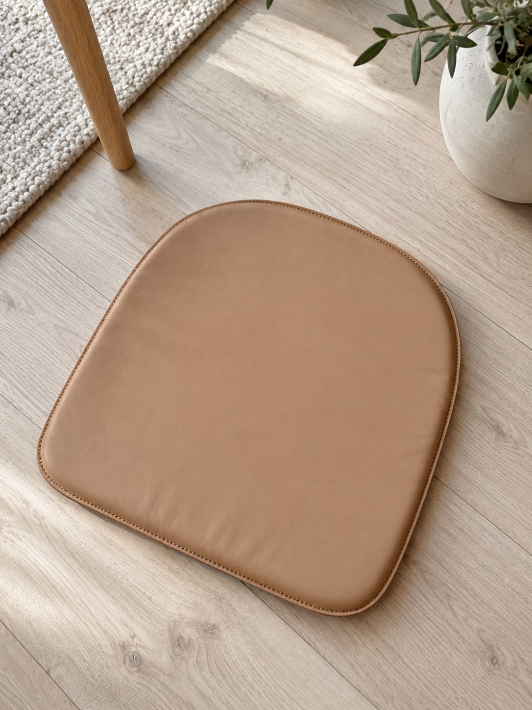 Coussin d’assise HAY - peau de mouton brun clair