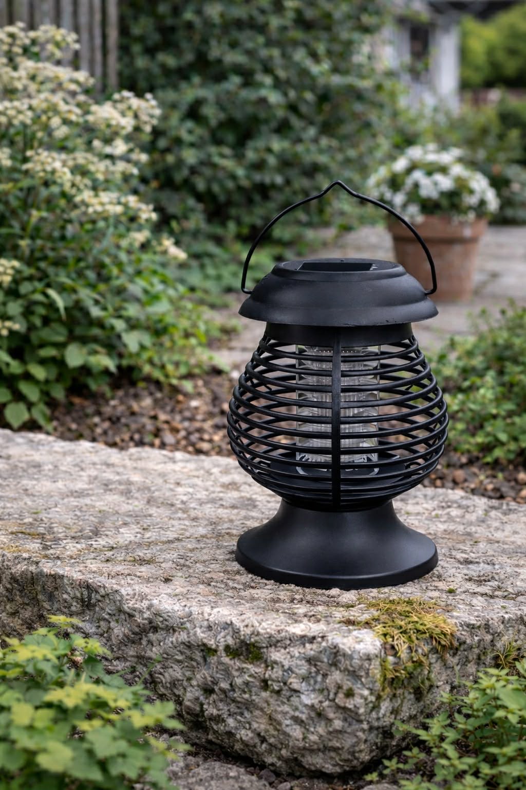 Lanterne avec cellules solaires - Idéale contre les insectes