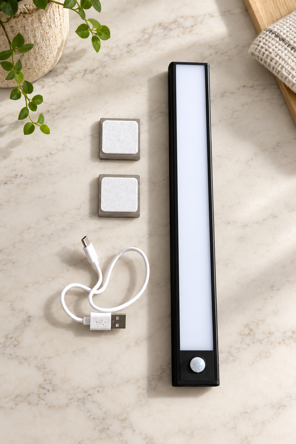 Lampe LED pour armoire avec capteur - Fixation magnétique