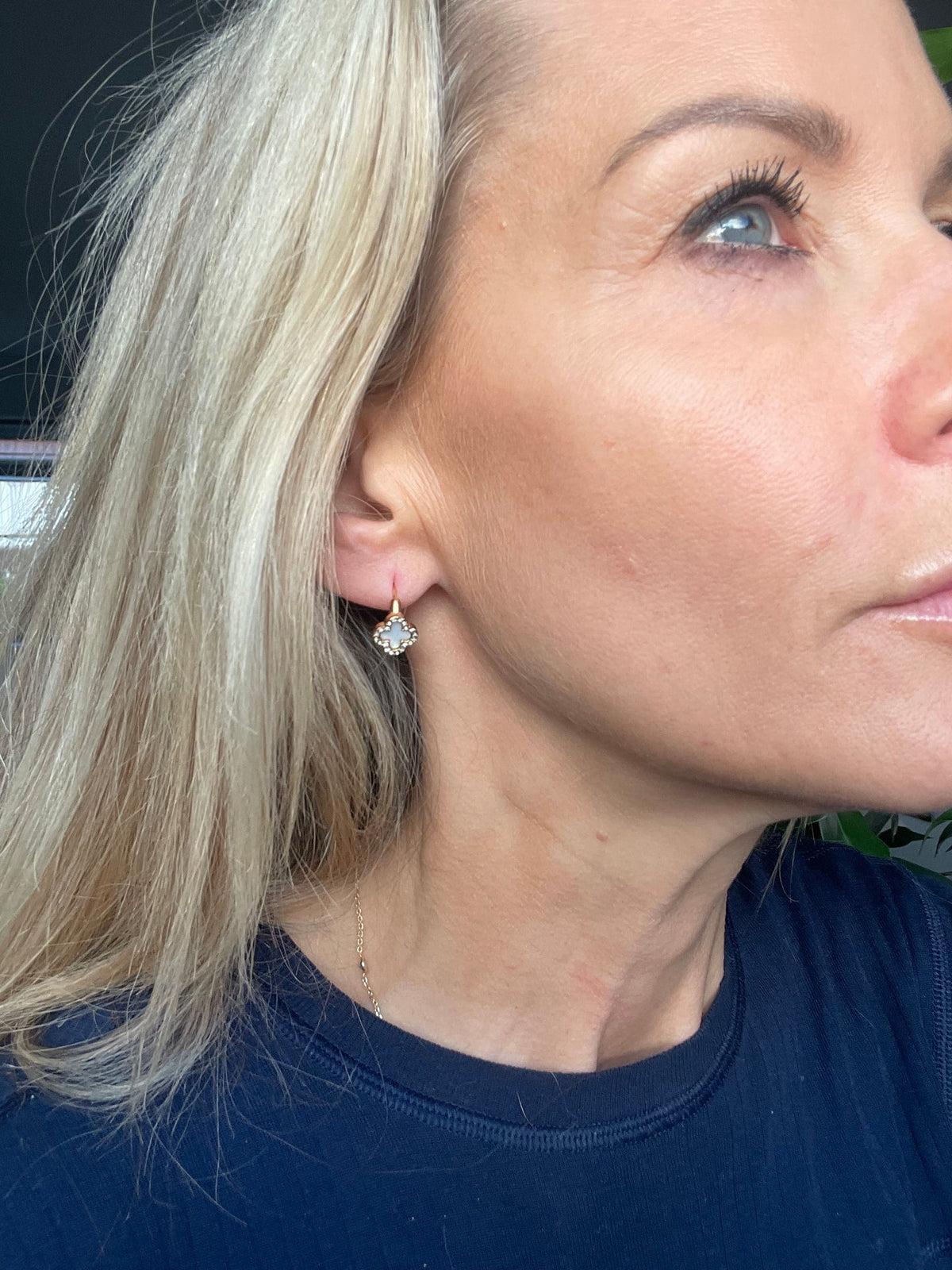 Boucles d’oreilles ELLIE - plaquées or et ornées de zircons