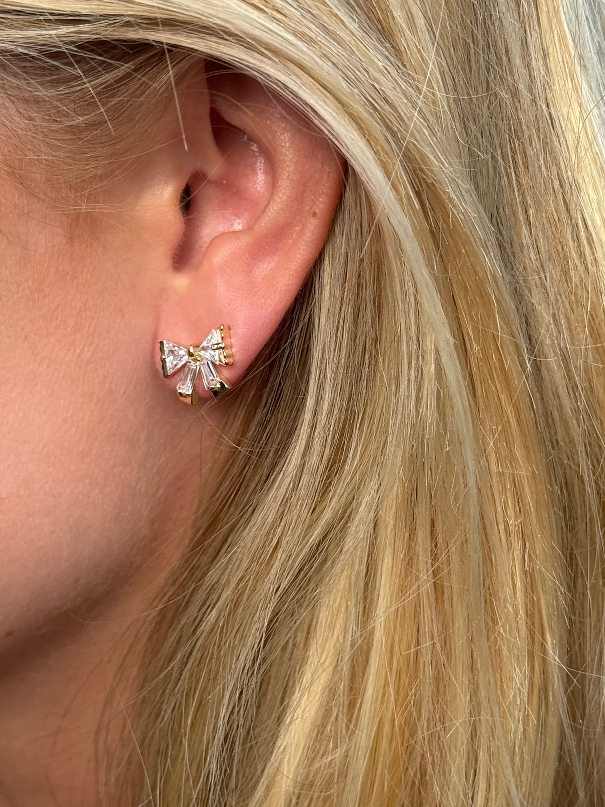 Boucles d’oreilles ARIELLE avec nœud et zircones