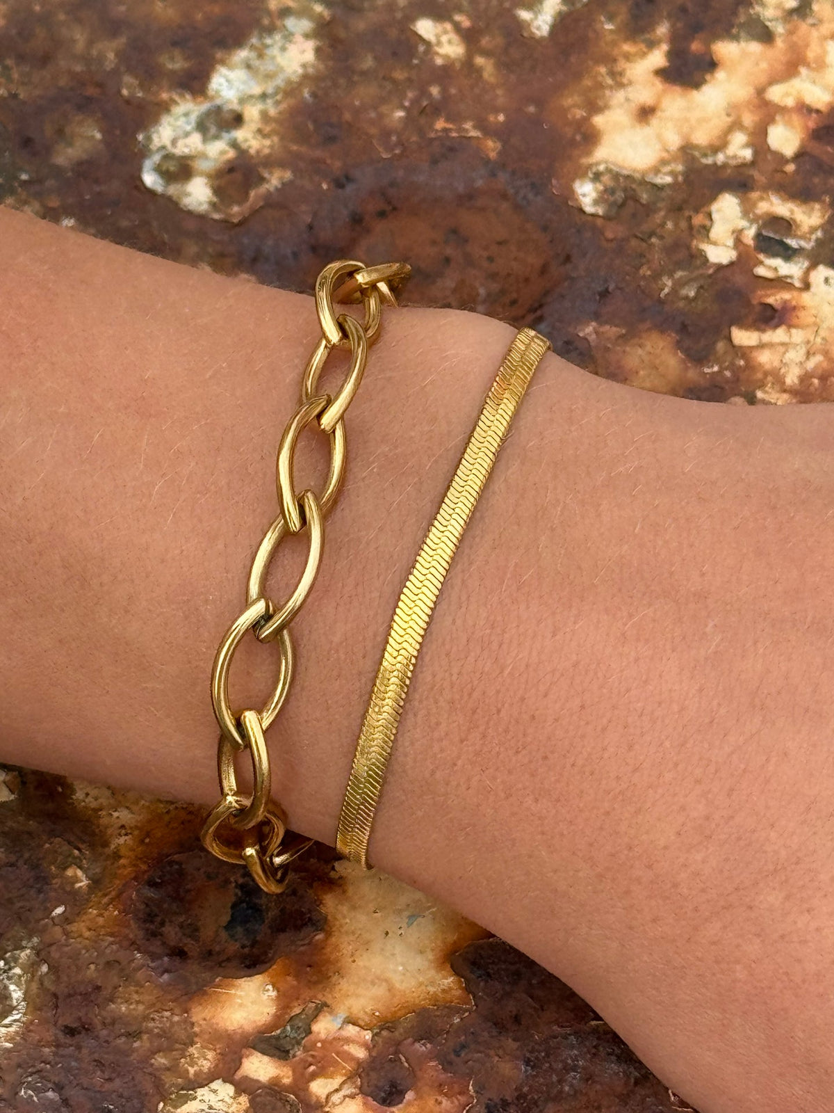 Coffret cadeau Mascha - Ensemble de 2 bracelets plaqués or - Avec écrin à bijoux