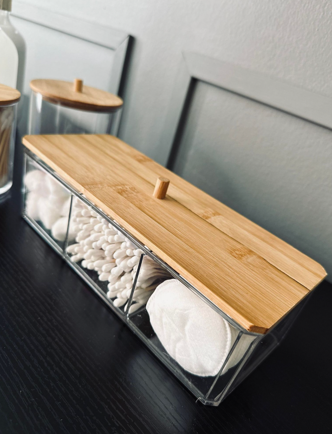 Organisateur de maquillage - Acrylique avec couvercle en bambou