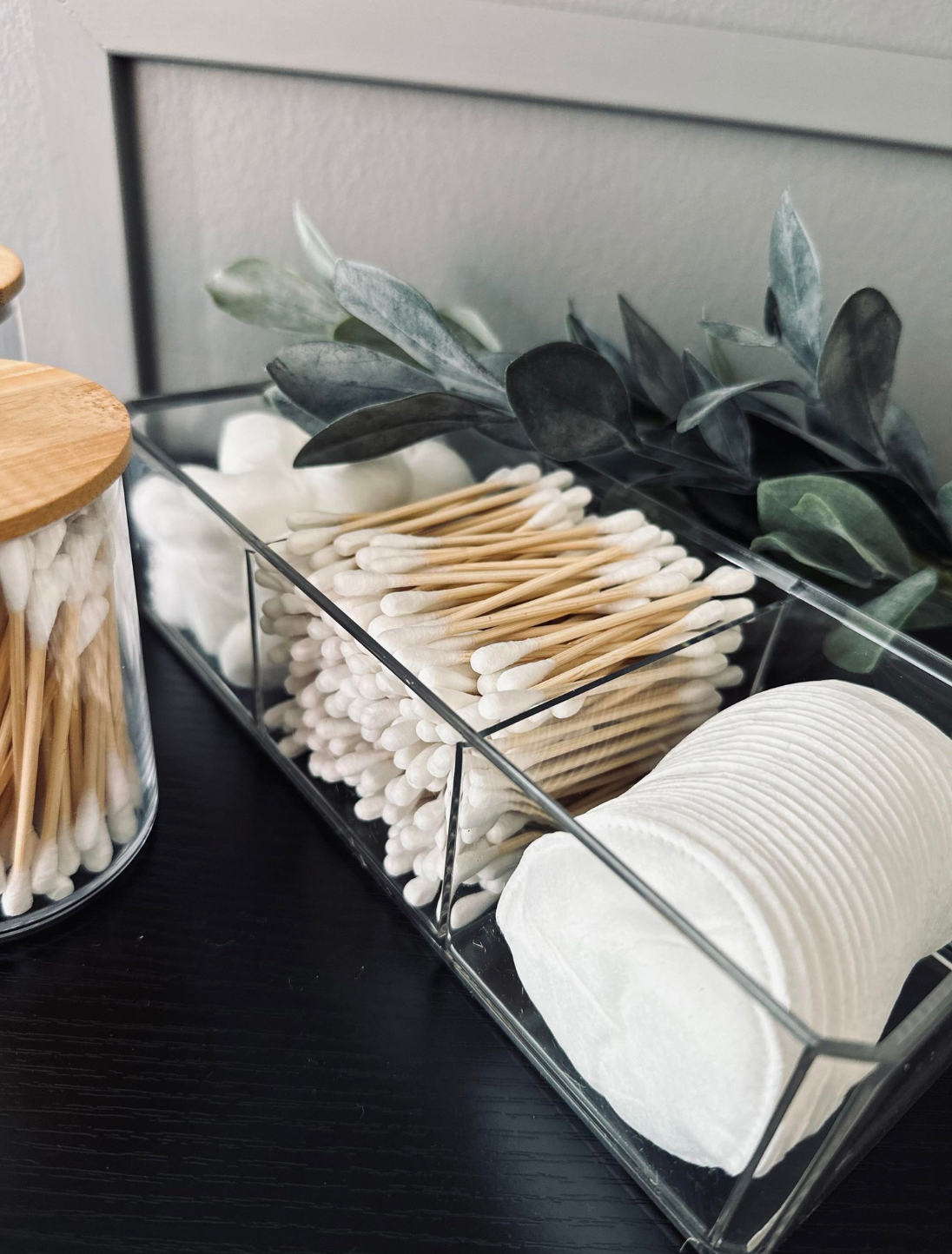 Organisateur de maquillage - Acrylique avec couvercle en bambou