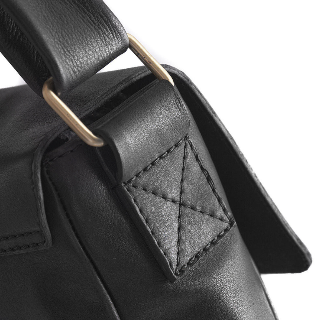 Crossover avec boucle - Black leather