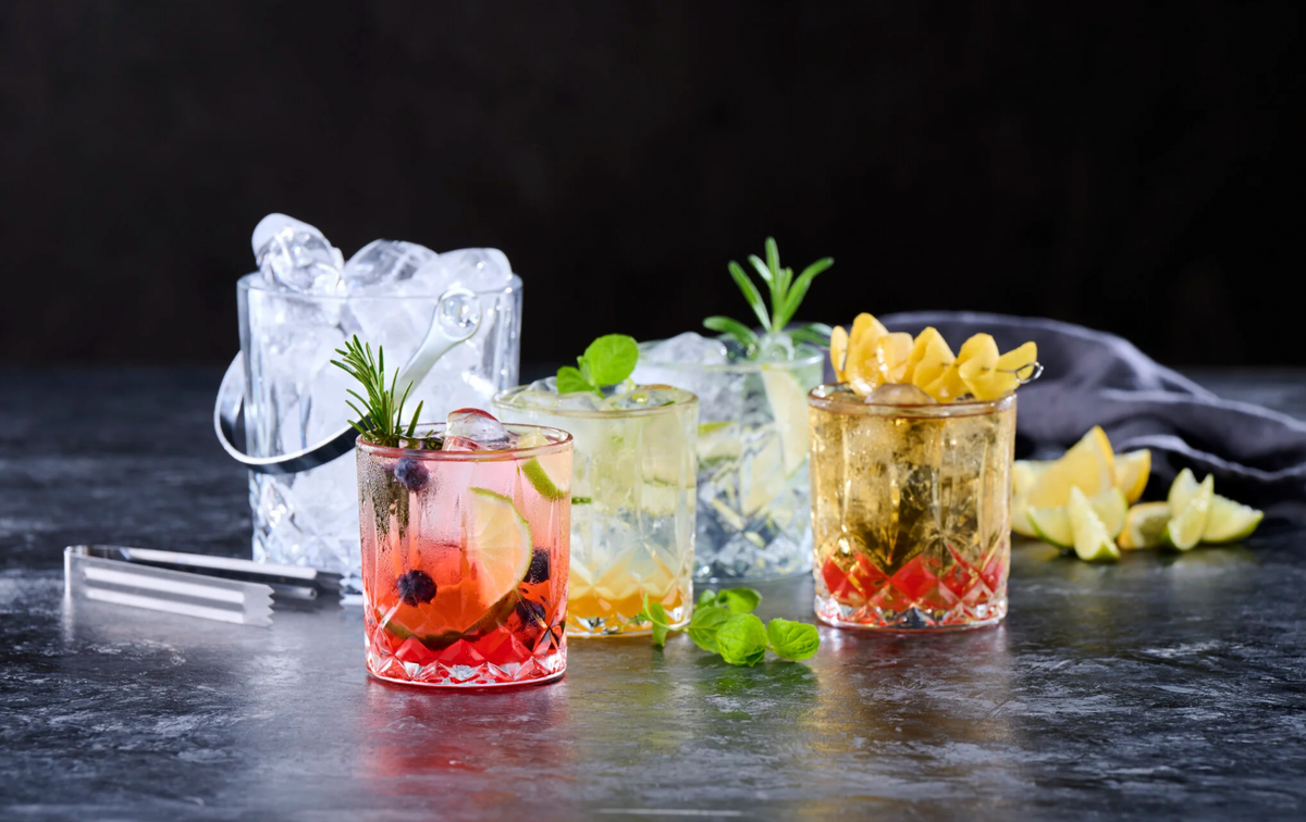 Seau à glace avec 4 verres