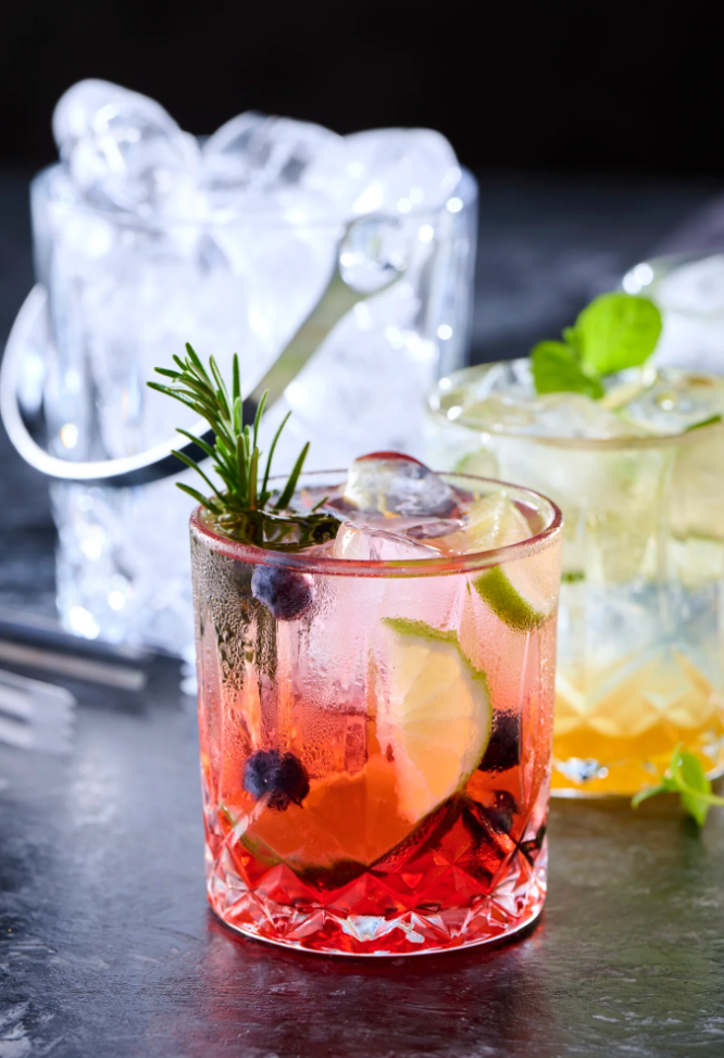 Seau à glace avec 4 verres