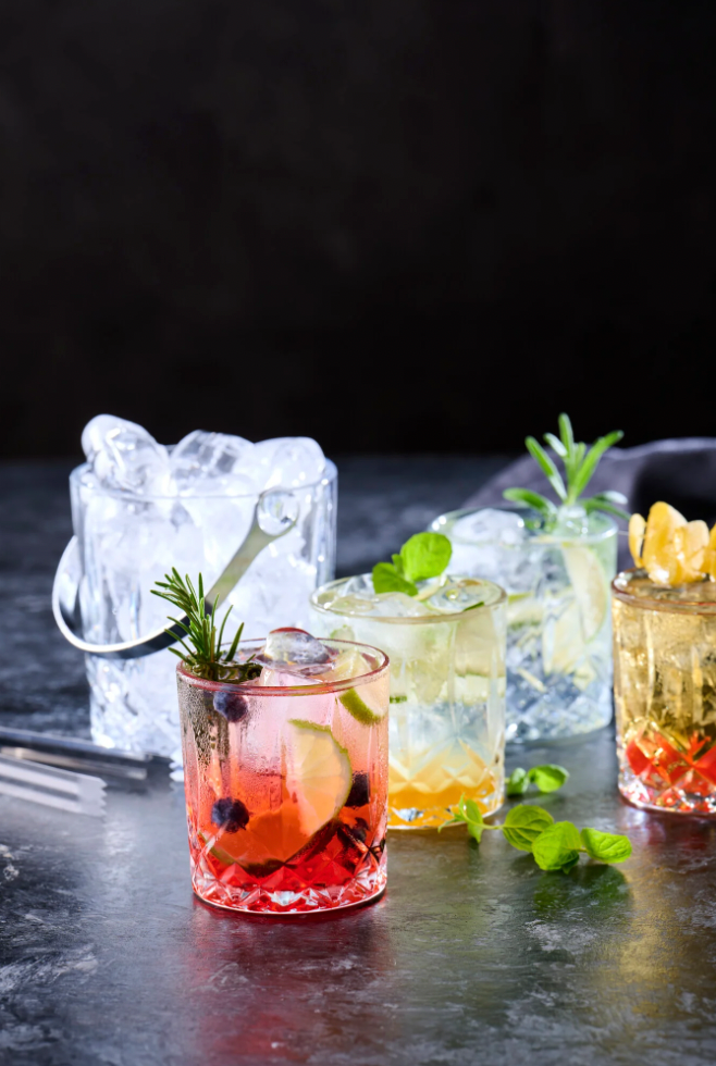 Seau à glace avec 4 verres