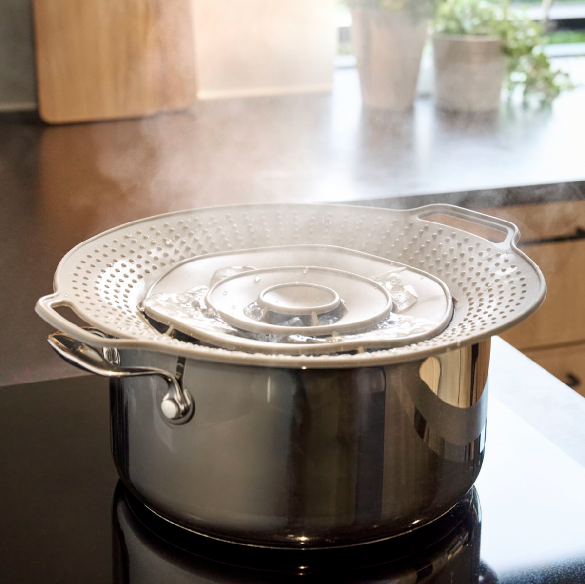 Couvercle pour casserole avec protection anti-débordement