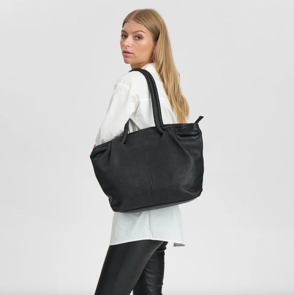Sac à épaule avec belle bandoulière tressée - Black