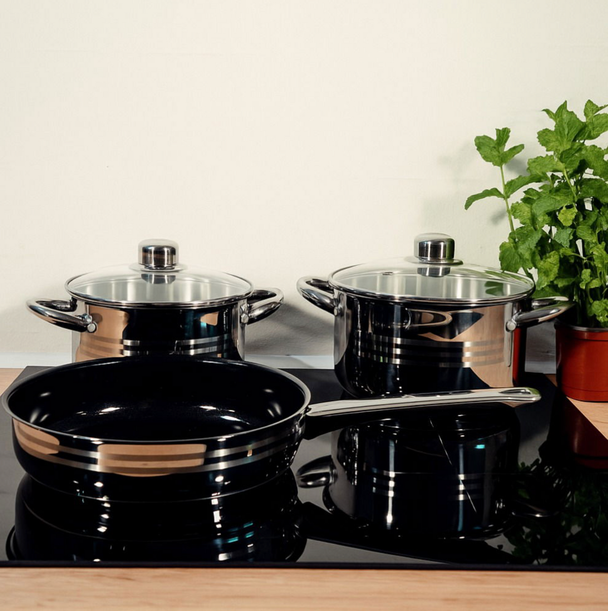 Ensemble de casseroles et de poêle - 5 pièces