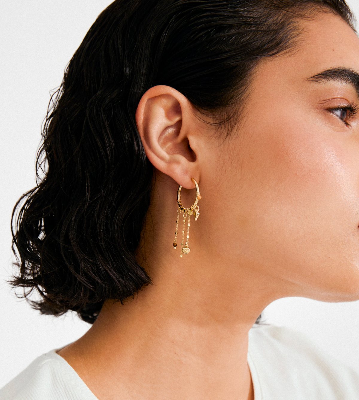 Boucles d’oreilles créoles avec chaînes et charms