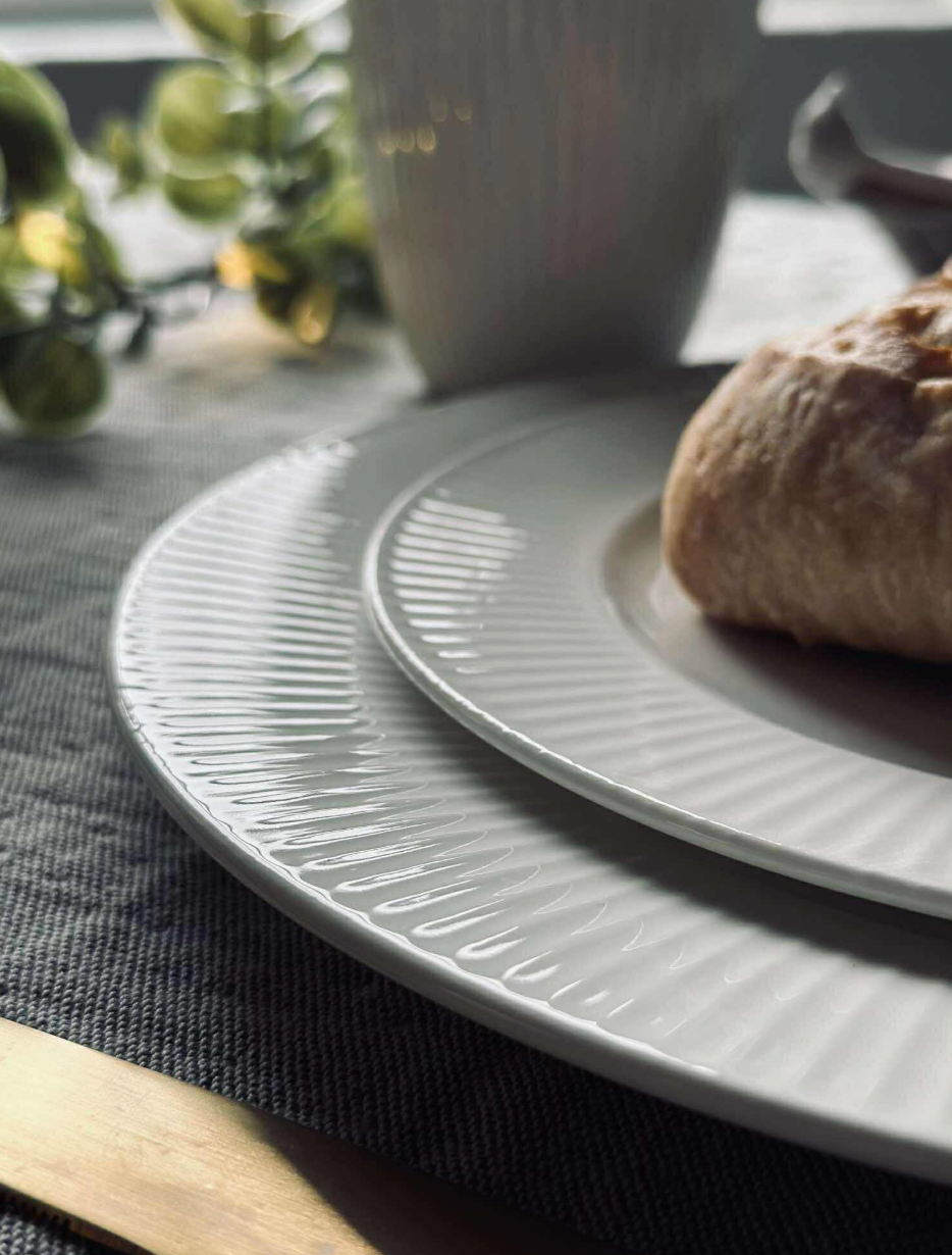 Porcelaine rainurée pour 4 personnes - 16 pièces