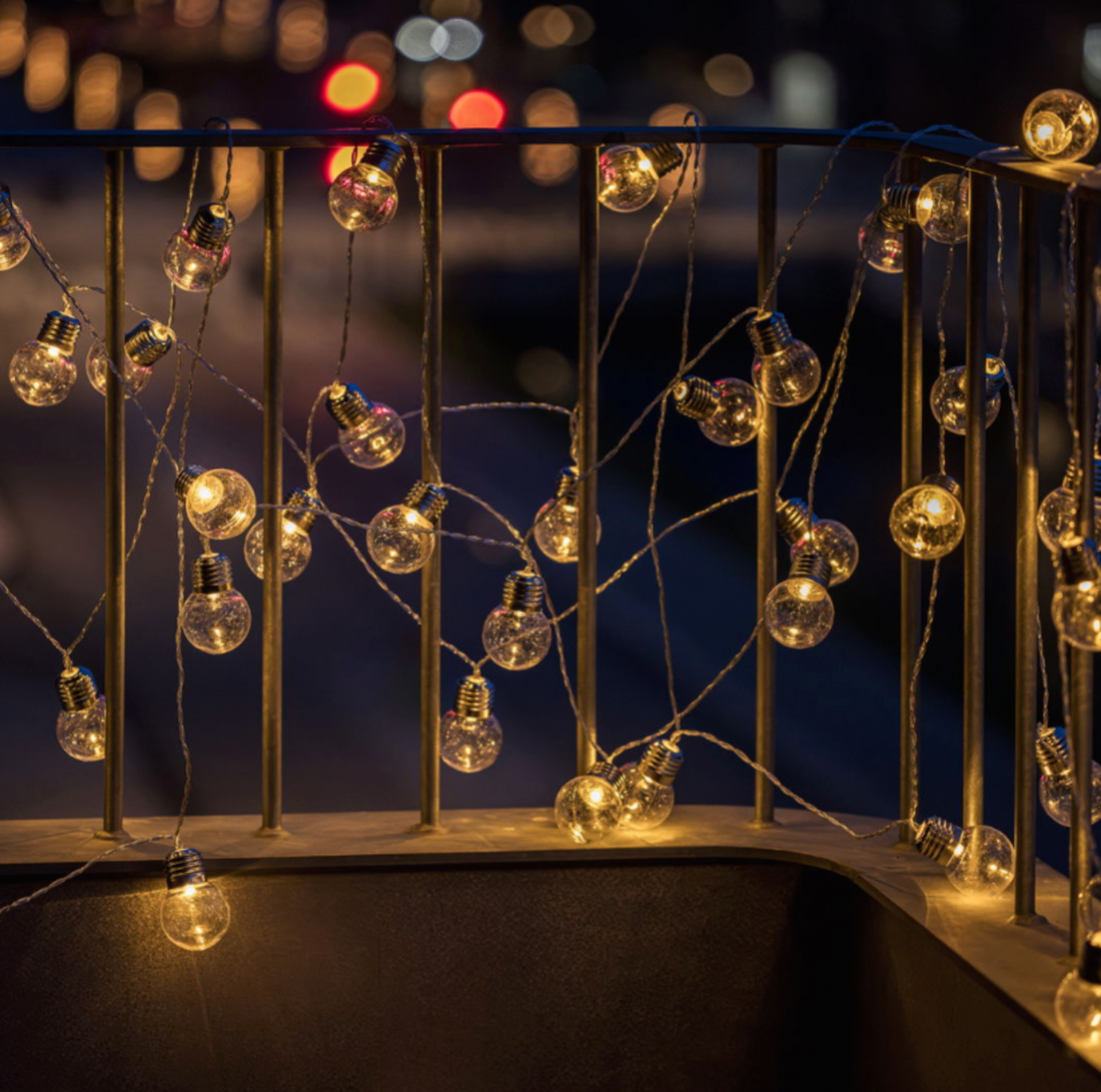 Grande guirlande lumineuse avec 50 ampoules LED et changement de couleur - Homologuée pour l’intérieur et l’extérieur
