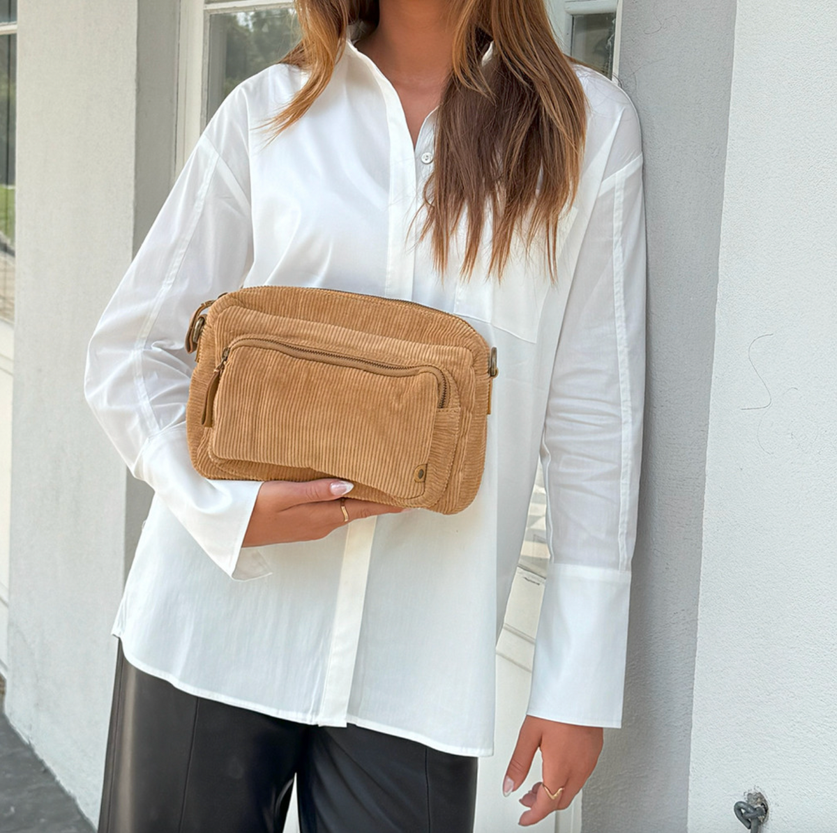 Crossbody Tan velours côtelé