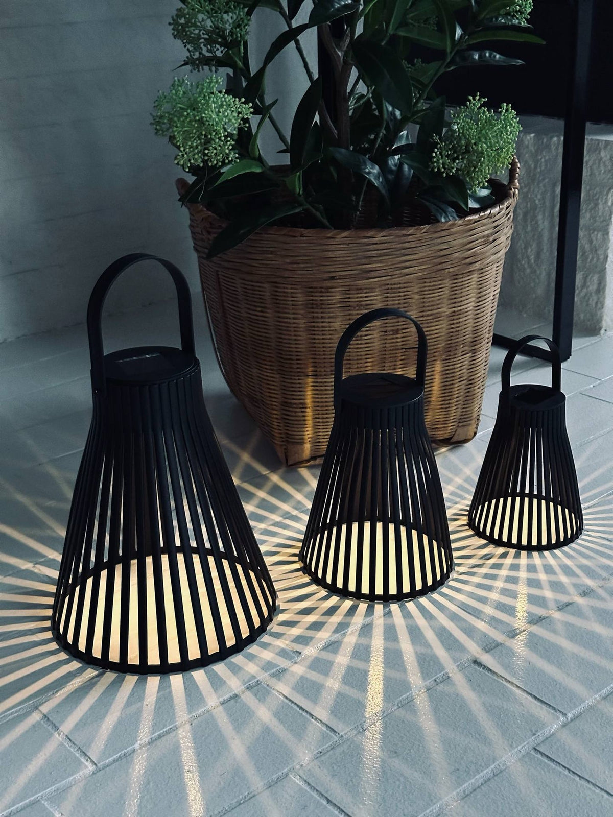 Lanterne avec cellules solaires - GARDEN BLACK 14cm