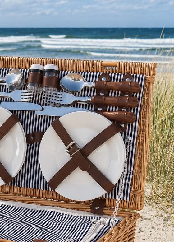Panier pique-nique avec contenu pour 4 personnes - DELUXE